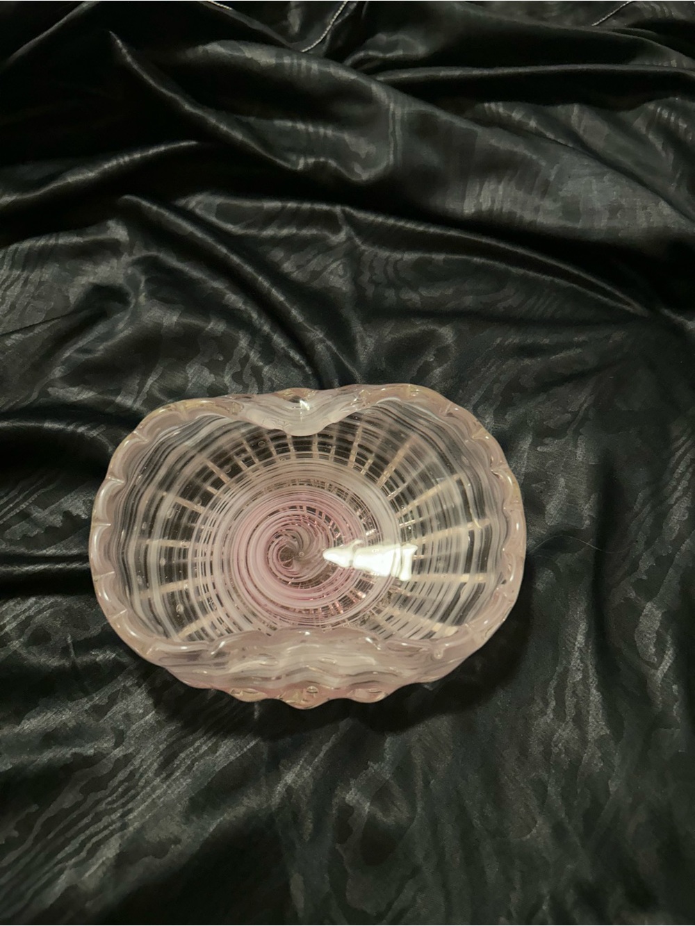 Handblown Pink Glass mid-century
Murano art glass. Perfect condition.